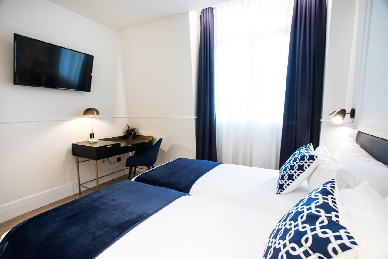 Double or Twin Room,989398882:JPEG